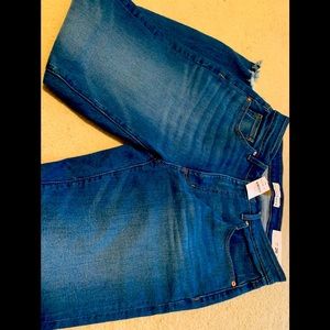 NWT Loft Curvy chewed hem jean, 6